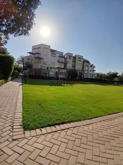 شقة جاهزة متشطبة بالمطبخ والتكييفات على لاند سكيب فيو للإيجار في أب تاون كايرو إعمار Uptown Cairo Emaar