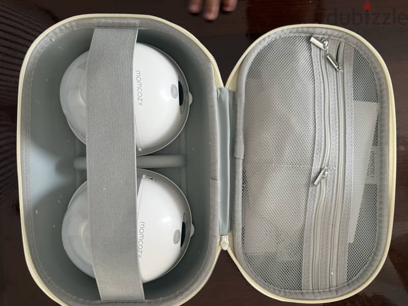 Almost new Momcozy breast pump 1