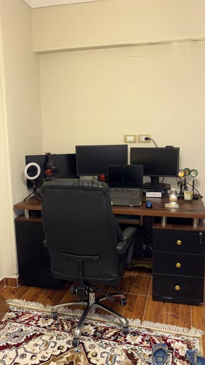 Gaming /computer desk - office desk مكتب كمبيوتر جيمينج