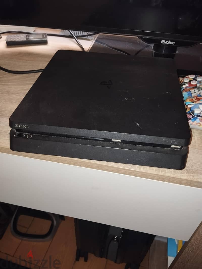 ps4 slim 1