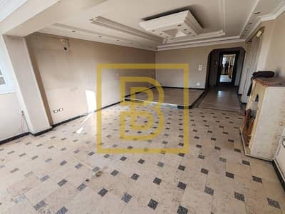 شقة للبيع في عمارات الضباط – مصطفى كامل