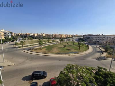 روف كامل للبيع ٤٠٨ متر بالحى ٨ بالشيخ زايد