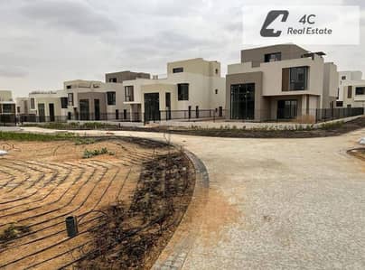 فيلا استلام فورى بفيو مميز للبيع باقل من سعر السوق فى كمبوند سوديك ايست الشيخ ذايد -Sodic East