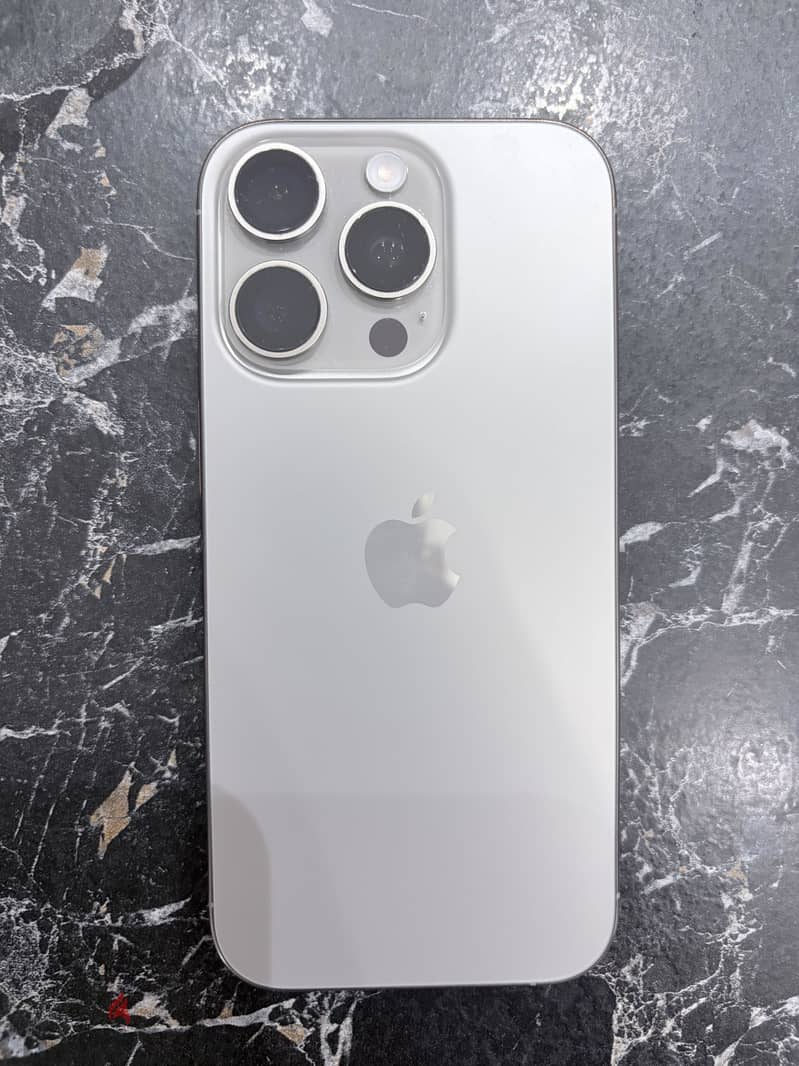 Apple - iPhone 16 Pro 8