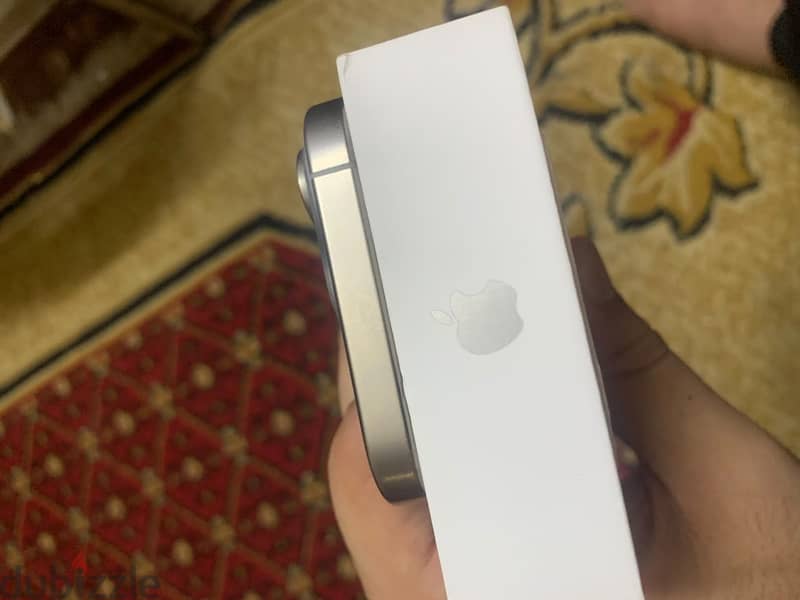 Apple - iPhone 16 Pro 3