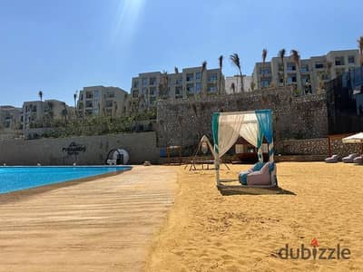 مقدم 135 الف شاليه للبيع 64متر متشطب بالكامل و بالفرش فى سكاى سيتي الجلالة شركة pyramids