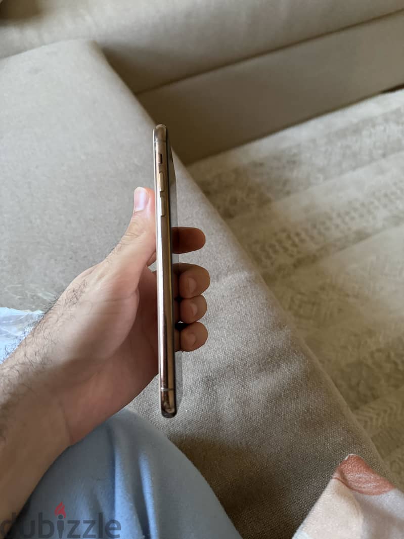 Apple - iPhone 11 Pro Max 3