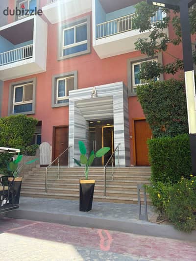 Receive your fully furnished apartment immediately, complete with appliances, air conditioning, and a kitchen, in a prime location in the heart of Fif