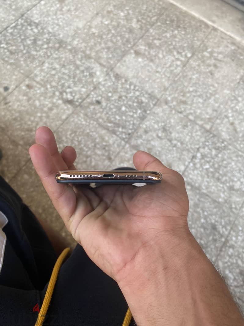 iPhone xs max 1