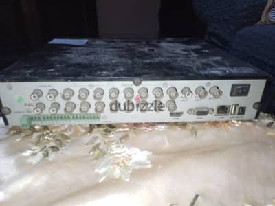 dvr ١٦ مخرج