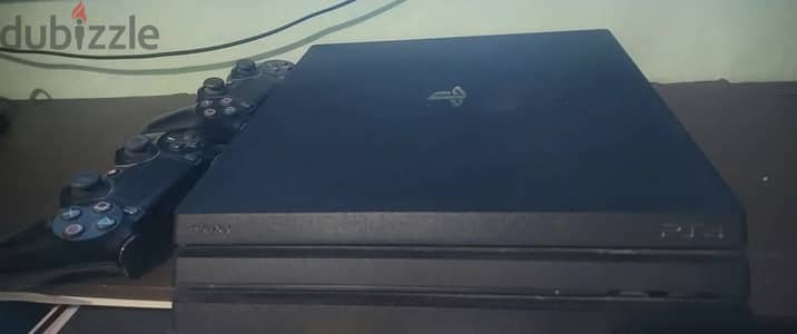 بلايستيشن ٤ برو بكرتونته للبيع - Playstation 4 Pro for sale