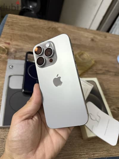 آبل - آيفون 15 برو