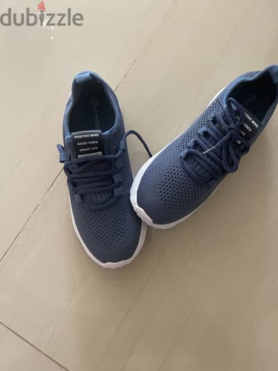 Sports Shoes
