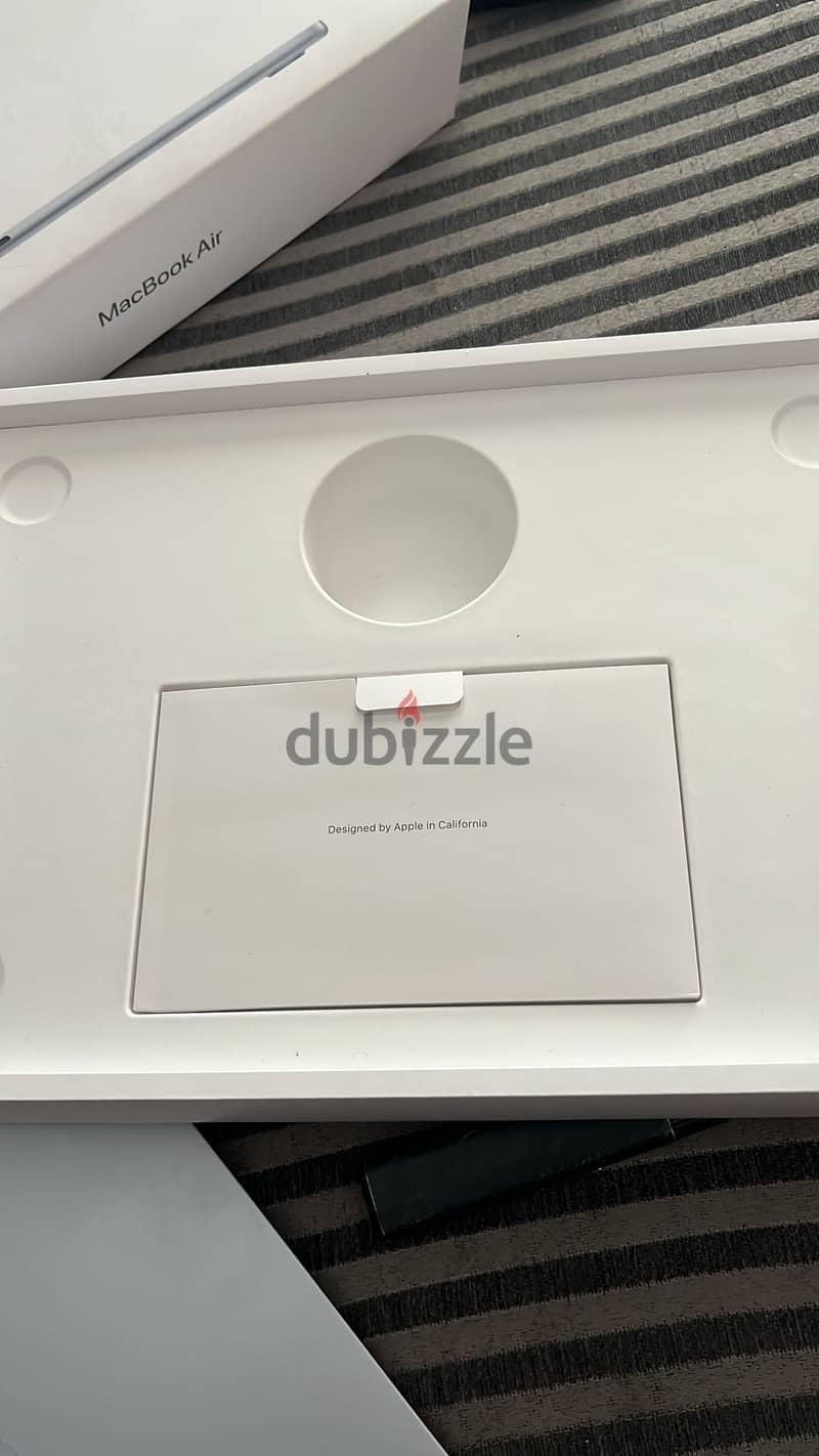 MacBook Air M4 256g 3