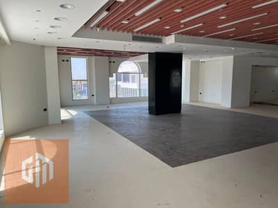 Fully finished administrative space for rent, 1,350 sqm, ready for move in the Fifth Settlement, New Cairo.