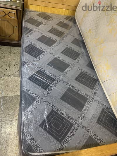 مراتب مرتبه سفنج سوسته ومضغوط وقطن