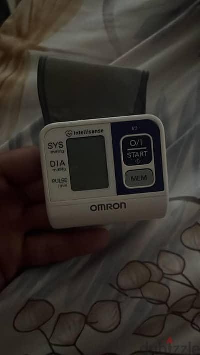 جهاز قياس ضغط Omron R2 – حالة ممتازة