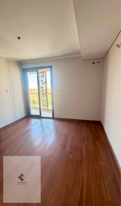 Apartment for sale in Badya, Palm Hills, October. 145 square meters, sixth floor on the main boulevard, ready for living with parking and a pool on the roof.