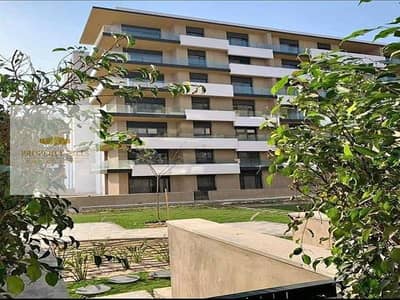 شقة متشطبة بالكامل للبيع بمقدم 800 الف جنية فقط مساحتها 150 متر فى كمبوند البروج بالتقسيط لحد 10 سنوات