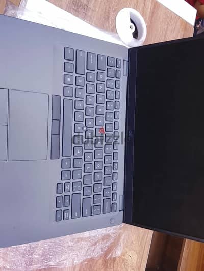 labtop dell i5 جيل تامن