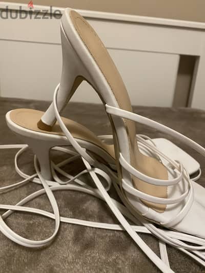 Tie up heels