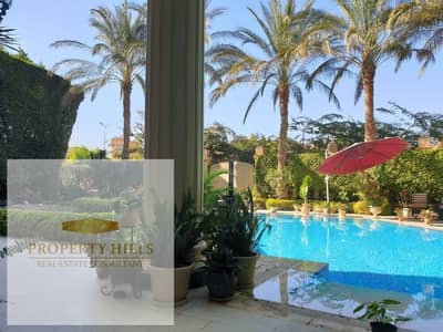 فيلا مستقله للبيع 334متر+جاردن في اميز لوكيشن بالتجمع الخامس بجوار الجامعه الامريكيه بمقدم 5%فقط و بڤيو لاند سكيب مفتوح