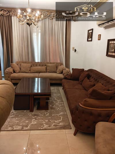 شقة مفروشة للإيجار في مساكن شيراتون المطار عمارات مصر للتعمير 150م أول فرش وأول سكن 3 غرف وريسبشن قطعتين و2 حمام فرش مودرن يومي وشهري