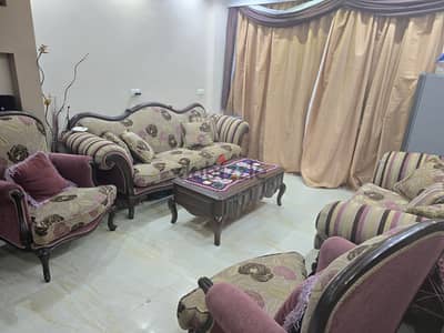 صالون نيو كلاسيك للبيع بحالة جيدة جدا