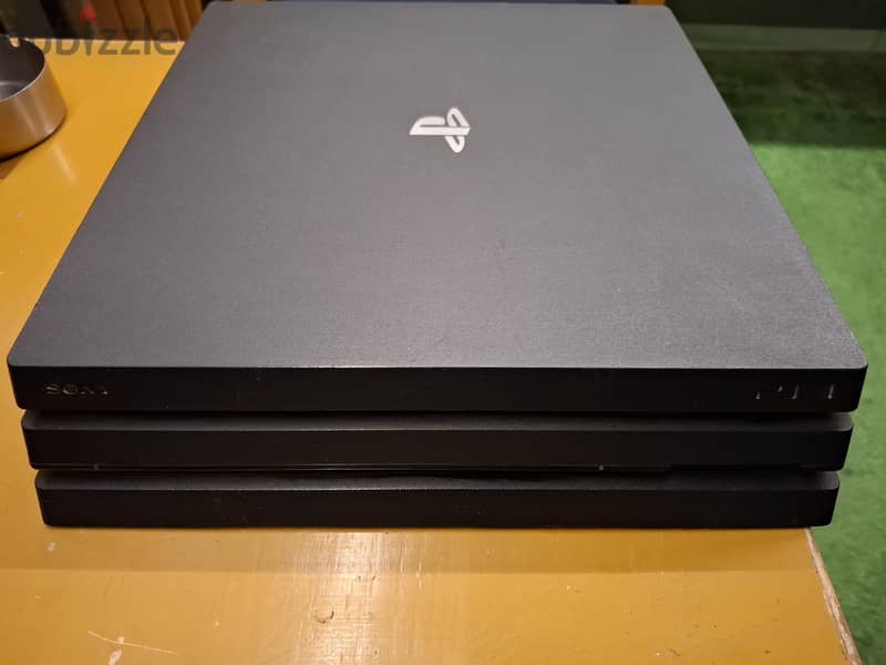 PlayStation 4 pro 1t 1
