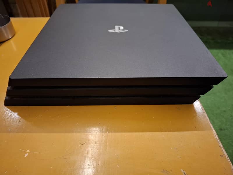 PlayStation 4 pro 1t 2