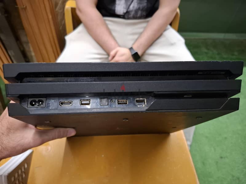 PlayStation 4 pro 1t 3