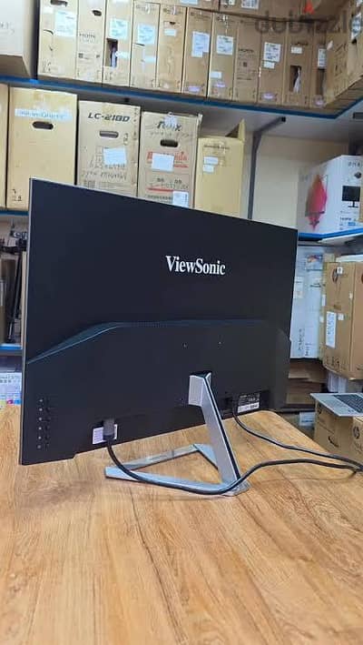 ViewSonic  — شاشة 32 بوصة بتصميم فخم ونحافة مذهلة!