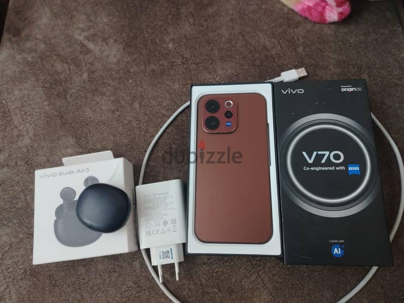 Vivo V70 5G 1