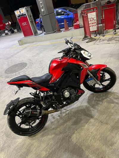 اس200