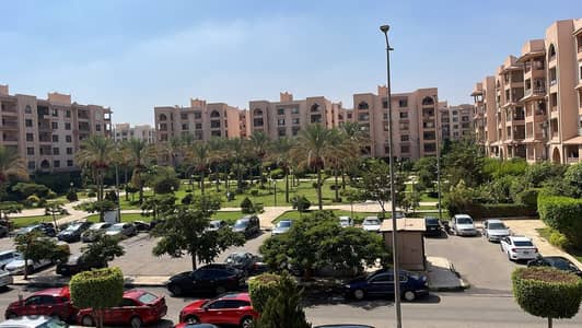 لقطة للإيجار قانون جديد بالرحاب 1 | شقة 155م بالمرحلة الخامسة  3 غرف نوم | 3 حمام منهم حمام ماستر | دور ثاني | أسانسير | تشطيب شركة نظيف | فيو مفتوح على جاردن وبارك  شقة مميزة جدًا بموقع هادئ ومطلوب، قريبة من مسجد أبو بكر الصديق وبوابة 19  سعر مناسب  للتو