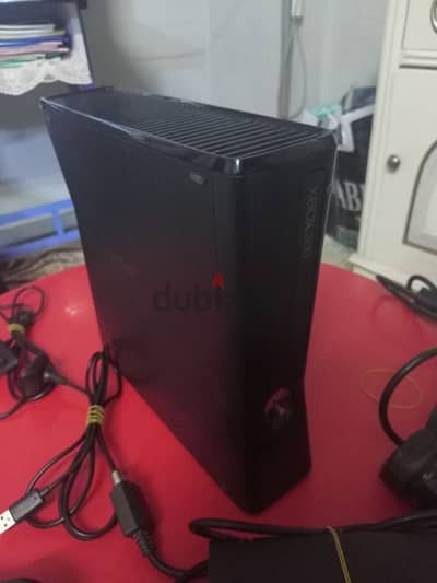 جهاز XBOX 360 SLIM بحاله نضيفه