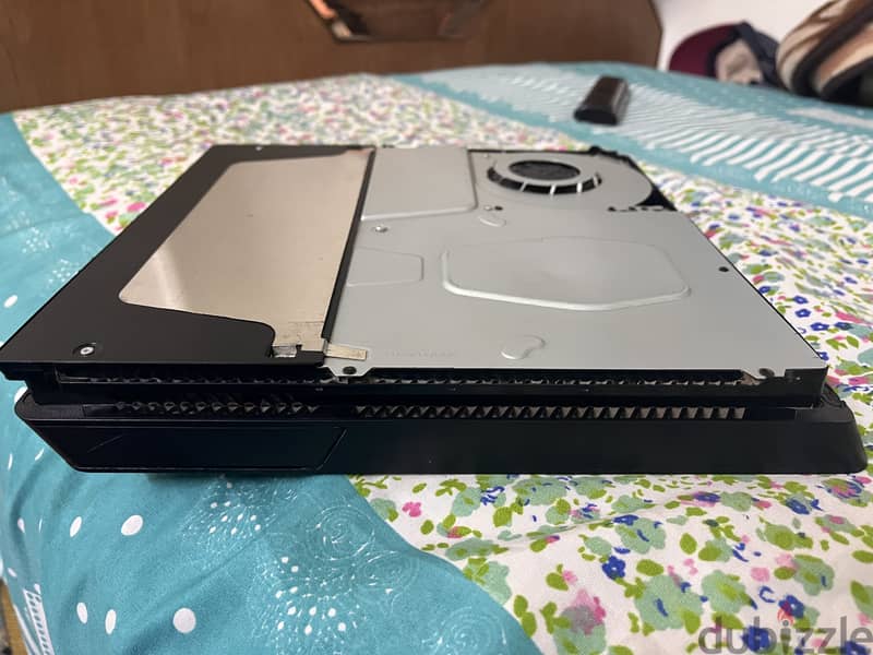 PS4 slim 6
