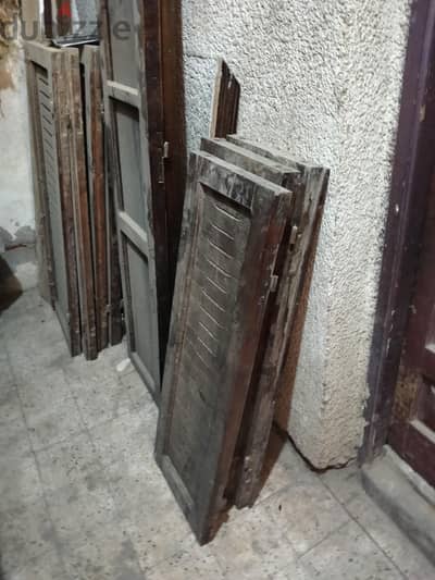 ابواب وشبابيك خشبيه