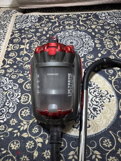 مكنسة Kenwood Xtreme Cyclone 2200 وات بدون كيس – قوة شفط ممتاز