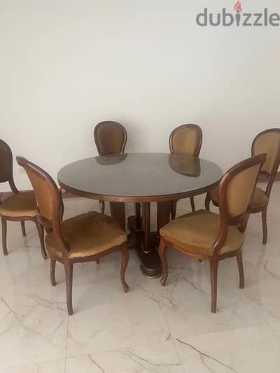سفرة دائرية كلاسيك خشب + 6 كراسي مبطنة قرصة زجاج - Round Dining Set