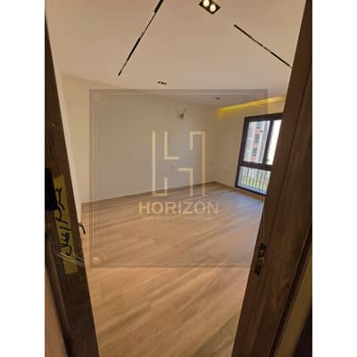 شقه 2نوم تشطيبات خاصه للايجار فى كمبوند ديستريكت 5    apartment rent district 5
