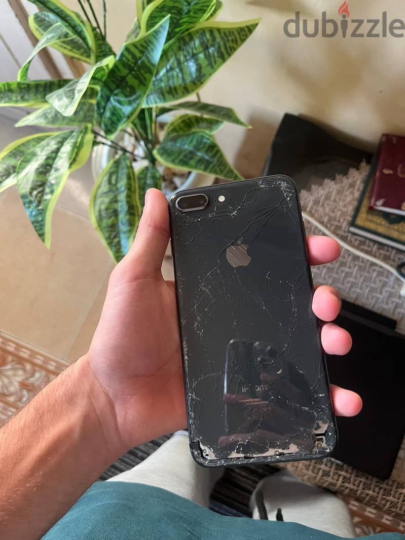 Apple - iPhone 8 Plus 2