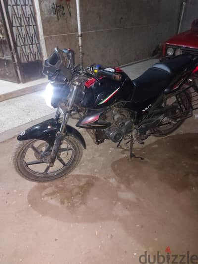 موتوسيكل بينلى vlr 150