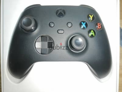 دراع xbox series x بحالة الجديد ومعه العلبة