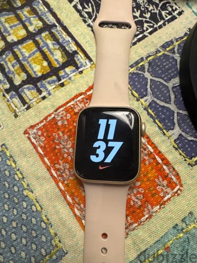 ساعة ابل apple watch