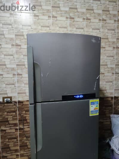 ثلاجة يونيون إير 16 قدم، سعة حوالي 370–380 لتر، بحالة ممتازه