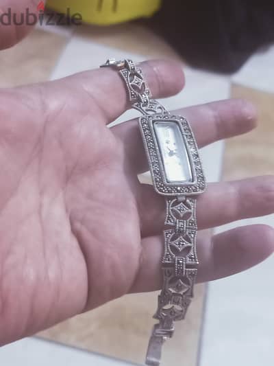 ساعه فضه مميزة
