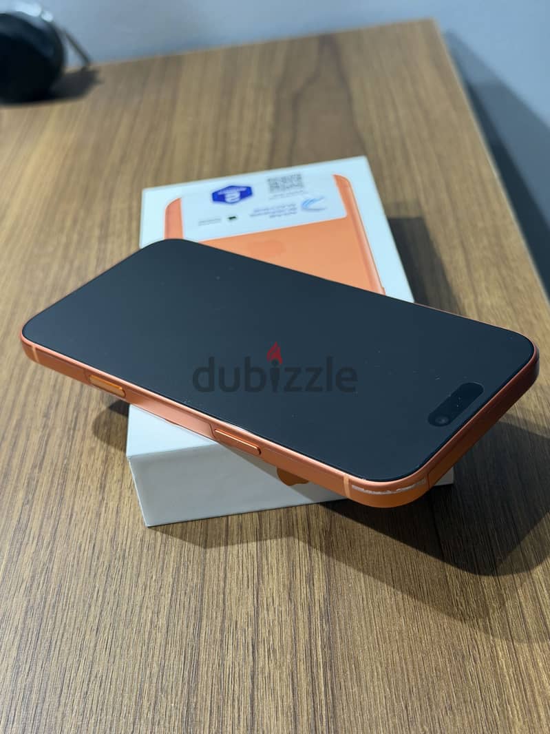 Apple - iPhone 17 Pro Max Cosmic Orange - 256 GB 3