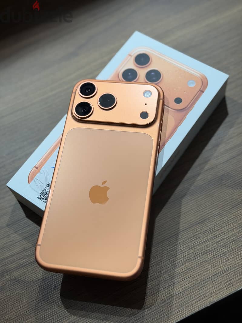 Apple - iPhone 17 Pro Max Cosmic Orange - 256 GB 5