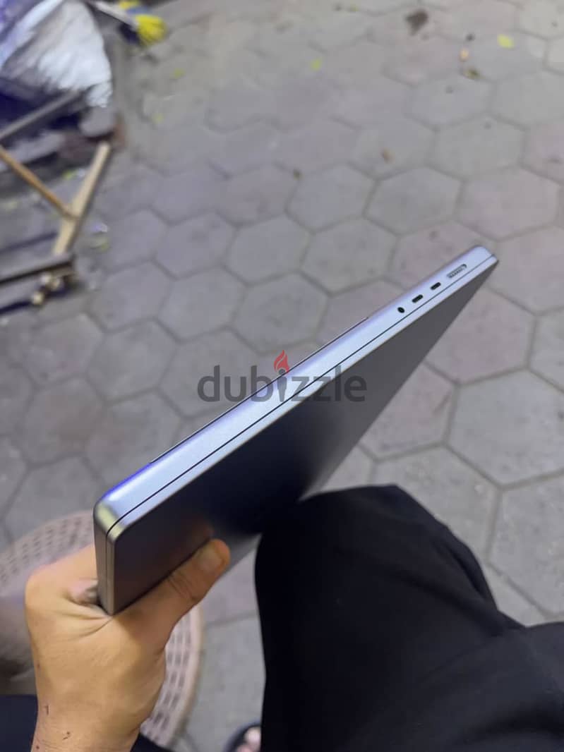 MacBook 16 inch 32 ram 1 tera 2